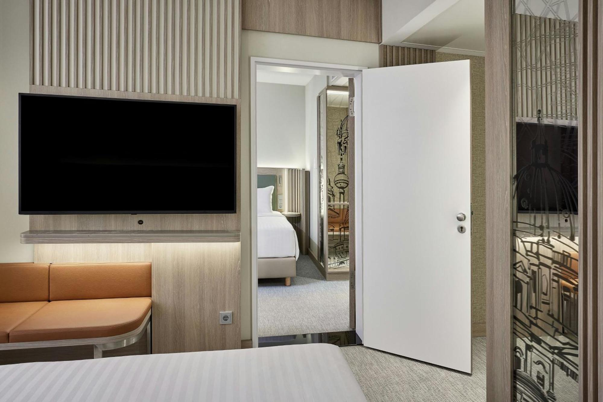 Courtyard By Marriott Berlin City Center Ngoại thất bức ảnh